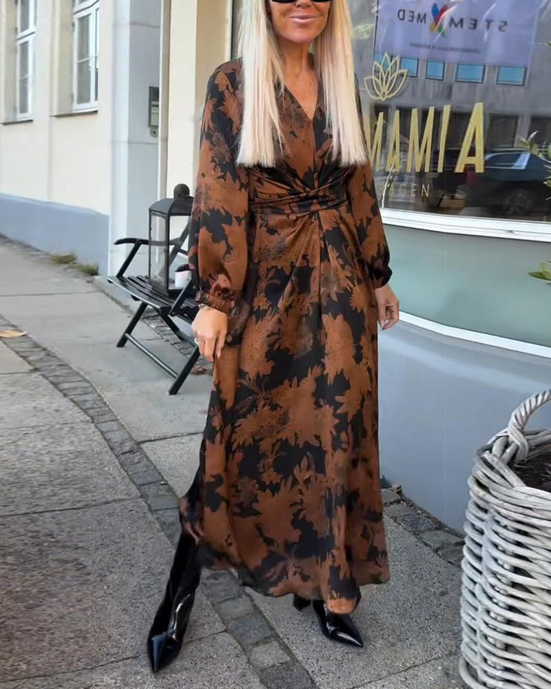 Vintage-Inspired Dress with Lantern Sleeves