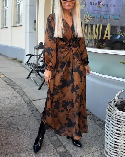 Vintage-Inspired Dress with Lantern Sleeves