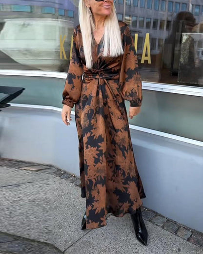 Vintage-Inspired Dress with Lantern Sleeves